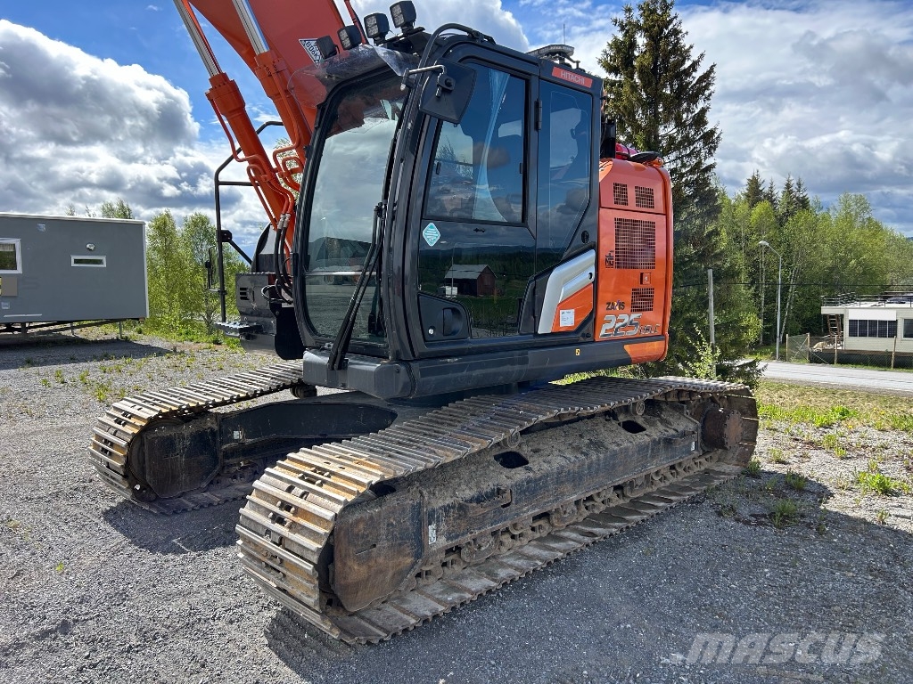 Hitachi ZX 225 USLC-7 Bandgrävare