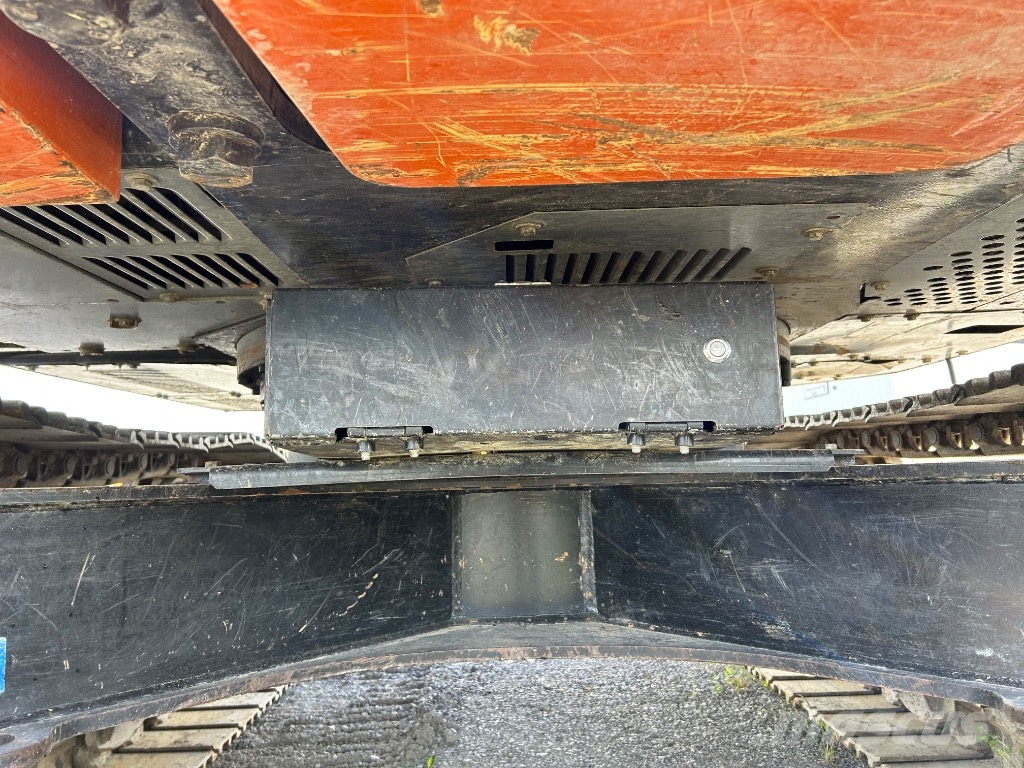 Hitachi ZX 225 USLC-7 Bandgrävare