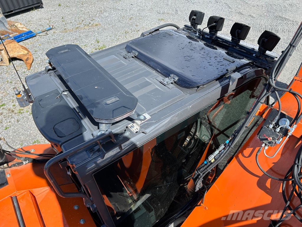 Hitachi ZX 225 USLC-7 Bandgrävare
