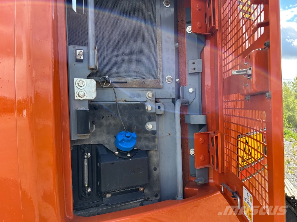 Hitachi ZX 225 USLC-7 Bandgrävare