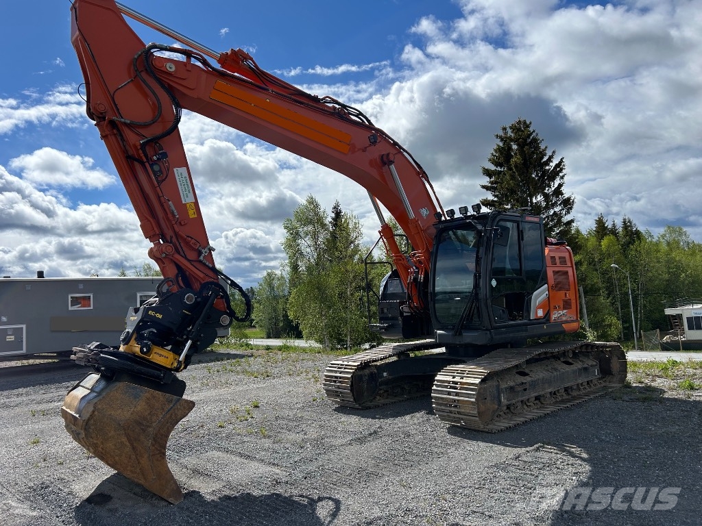 Hitachi ZX 225 USLC-7 Bandgrävare