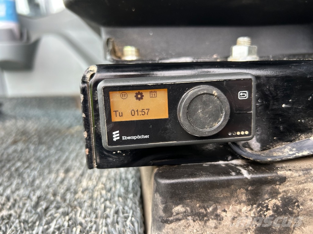 Hitachi ZX 225 USLC-7 Bandgrävare
