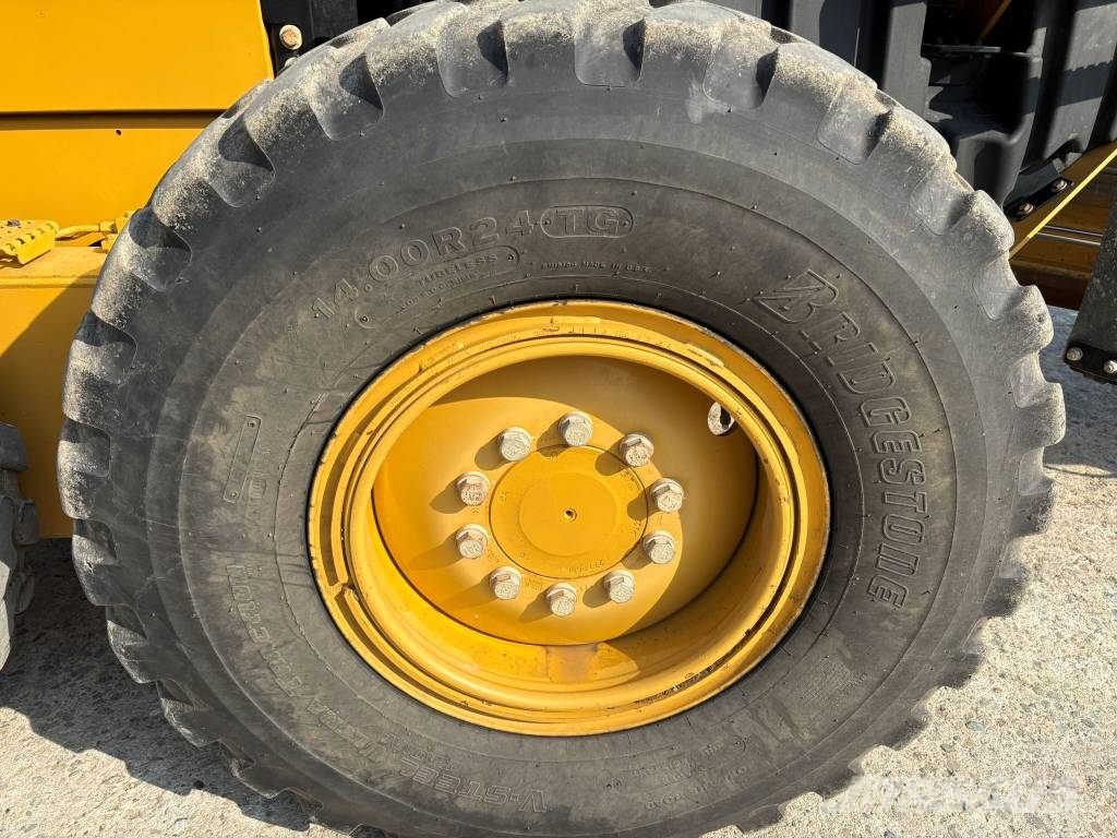 CAT 120 M 2 VHP PLUS Grader