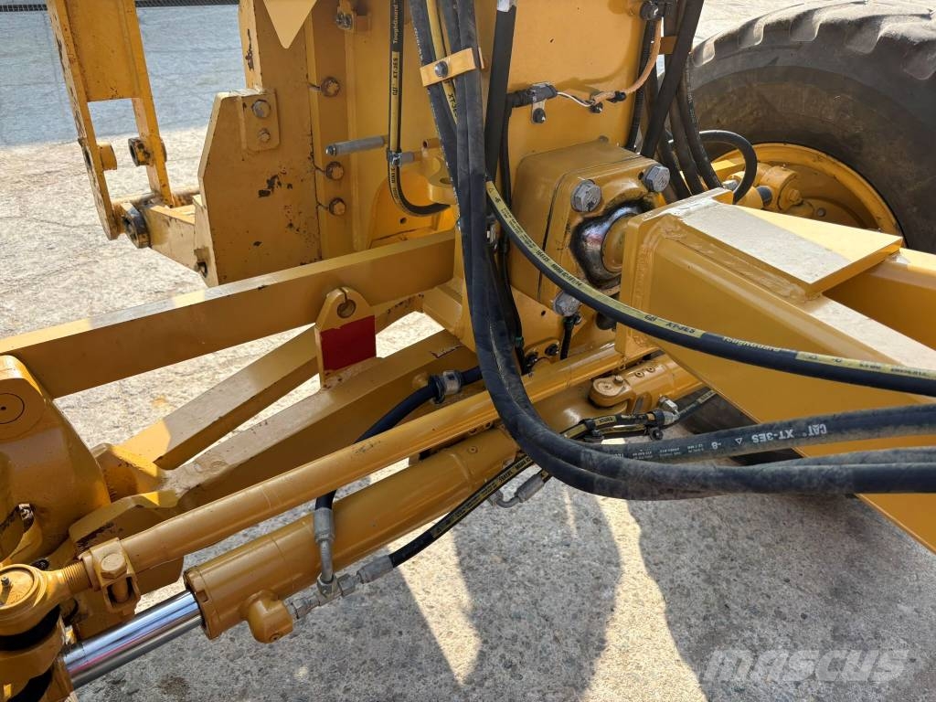 CAT 120 M 2 VHP PLUS Grader