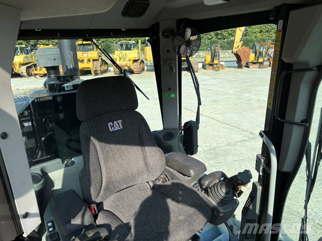 CAT 120 M 2 VHP PLUS Grader
