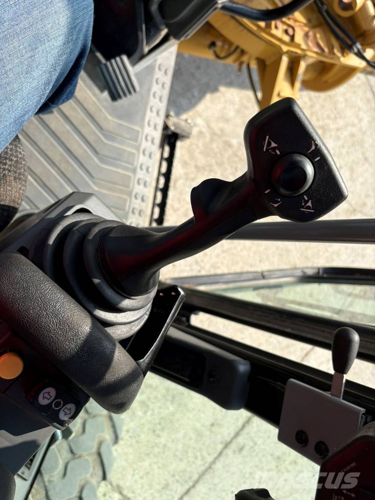 CAT 120 M 2 VHP PLUS Grader