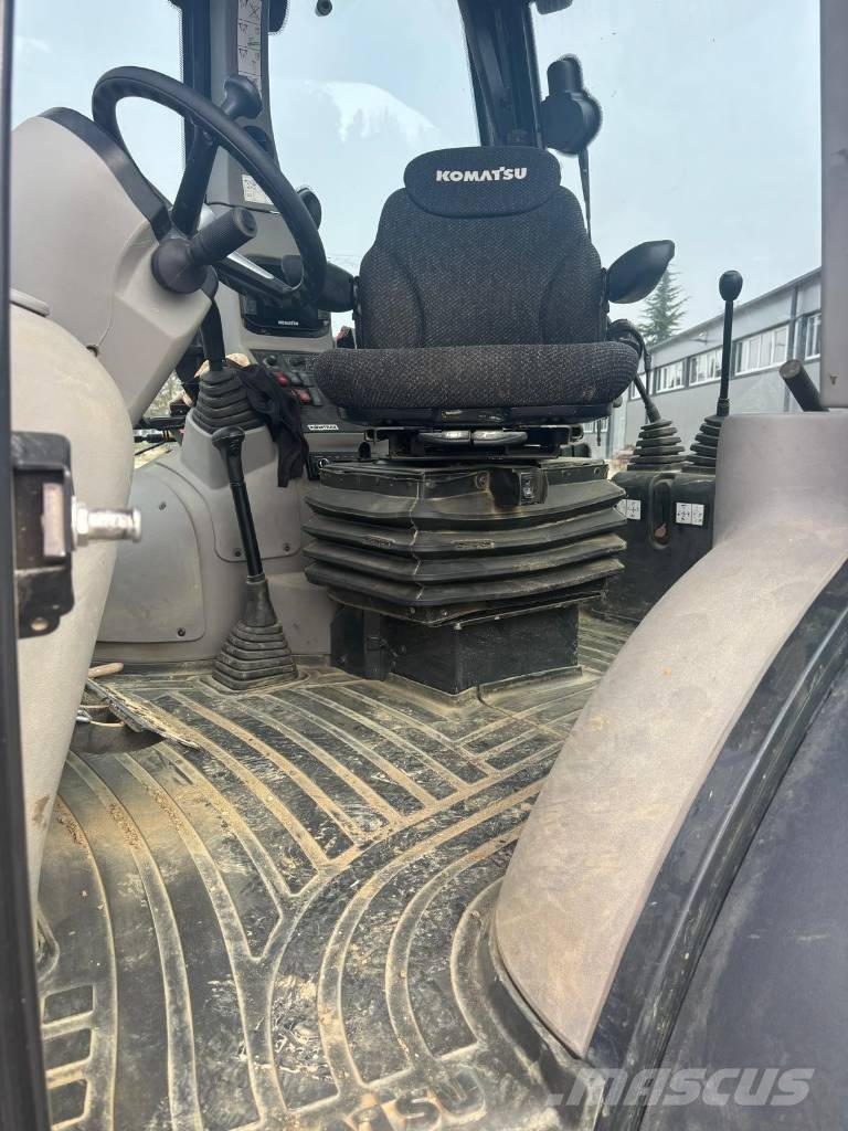 Komatsu WB93R-8E0 Utovarni rovokopači