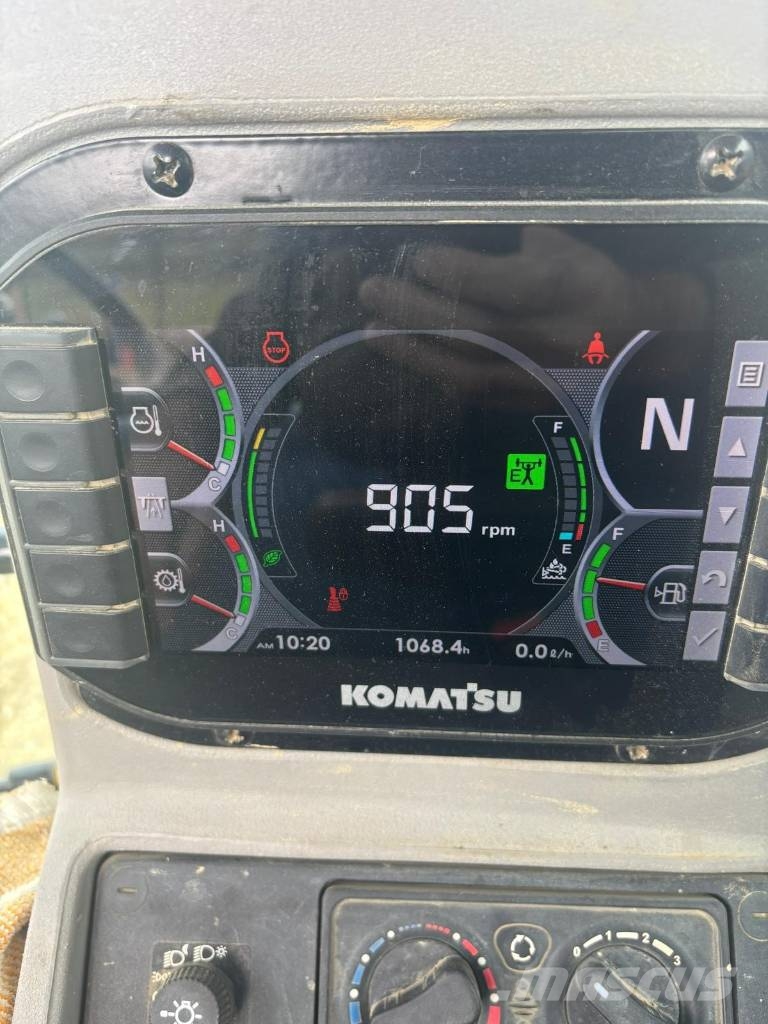 Komatsu WB93R-8E0 Utovarni rovokopači