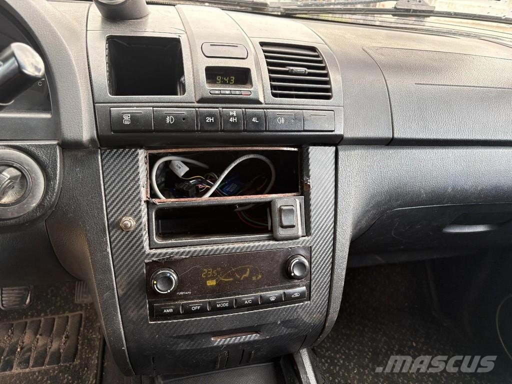 Ssangyong REXTON RX290 HR + 4X4 Preču pārvadāšanas furgoni