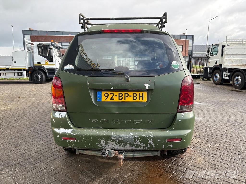 Ssangyong REXTON RX290 HR + 4X4 Preču pārvadāšanas furgoni