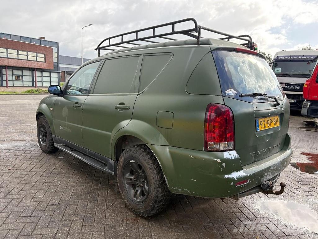 Ssangyong REXTON RX290 HR + 4X4 Preču pārvadāšanas furgoni