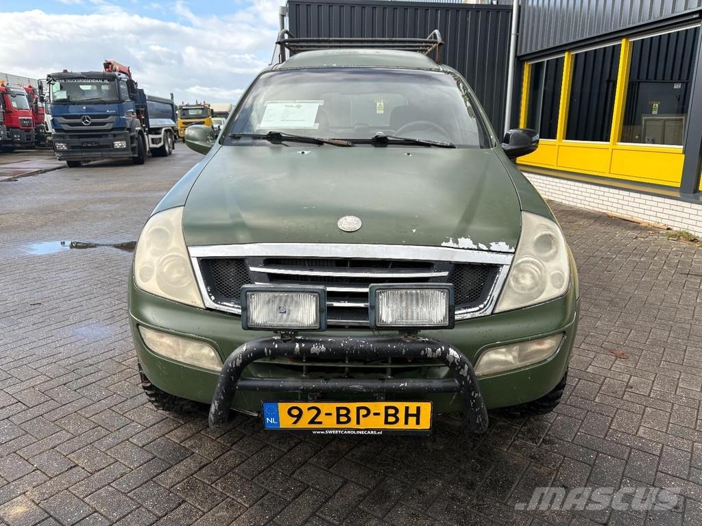 Ssangyong REXTON RX290 HR + 4X4 Preču pārvadāšanas furgoni