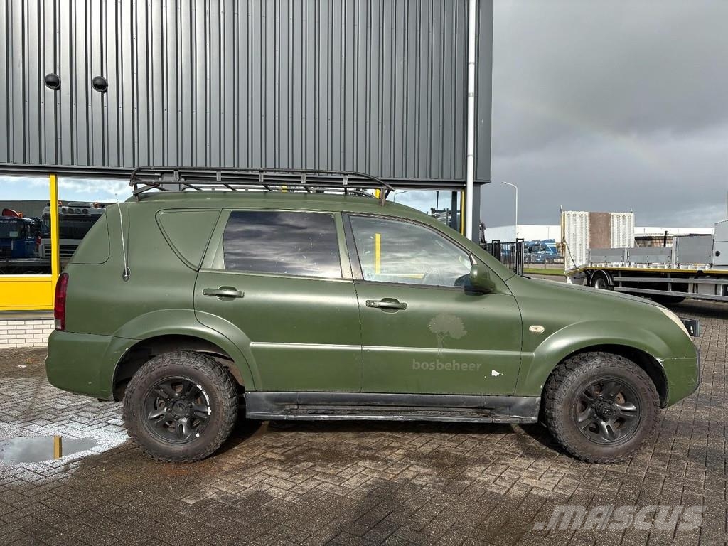 Ssangyong REXTON RX290 HR + 4X4 Preču pārvadāšanas furgoni