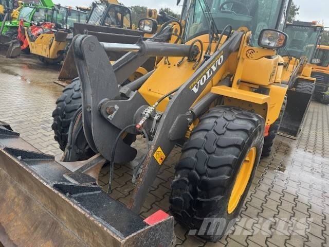 Volvo L 30 G  휠로우더