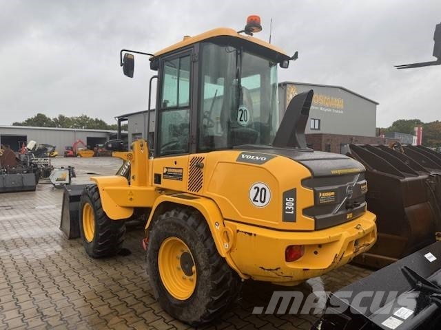 Volvo L 30 G  휠로우더