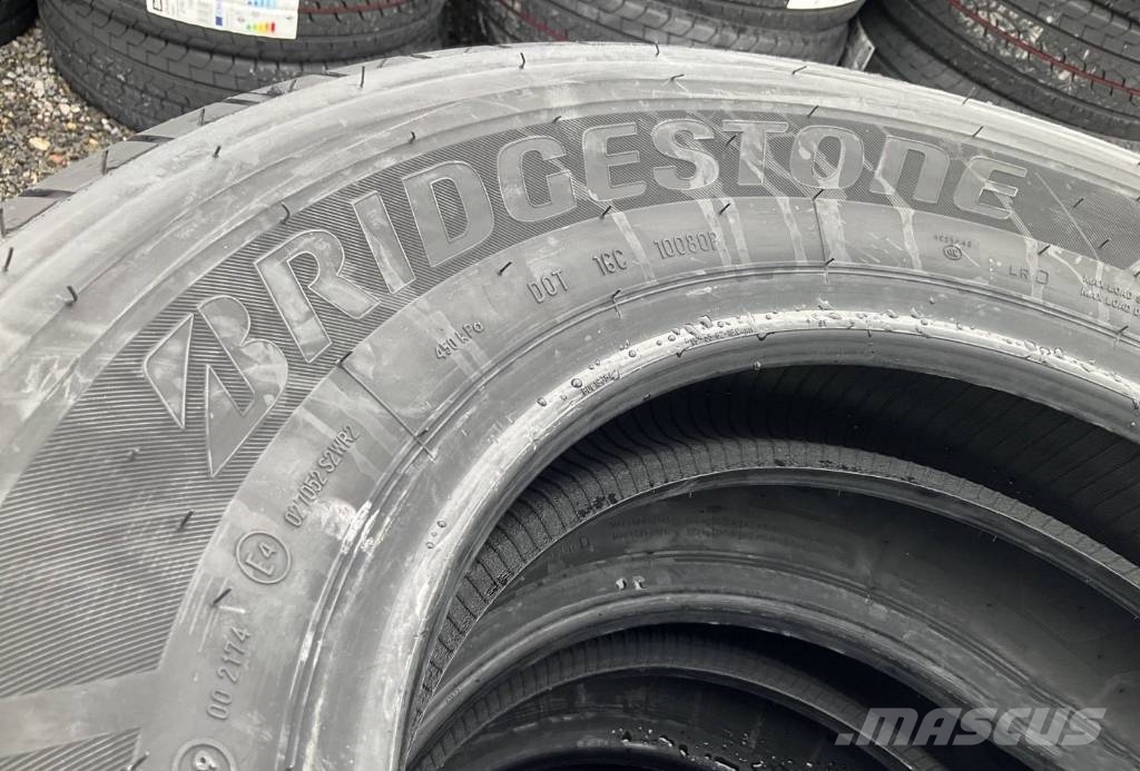 Bridgestone Duravis 215/70 R15C TYRES Neumáticos, ruedas y llantas