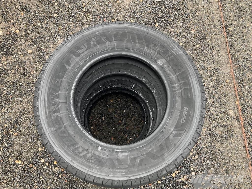 Bridgestone Duravis 215/70 R15C TYRES Neumáticos, ruedas y llantas