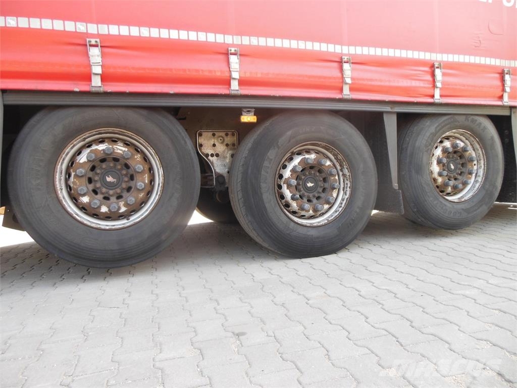 Schmitz SCS 24/L, Standart, 2 x zvedací náprava Plachtové návěsy