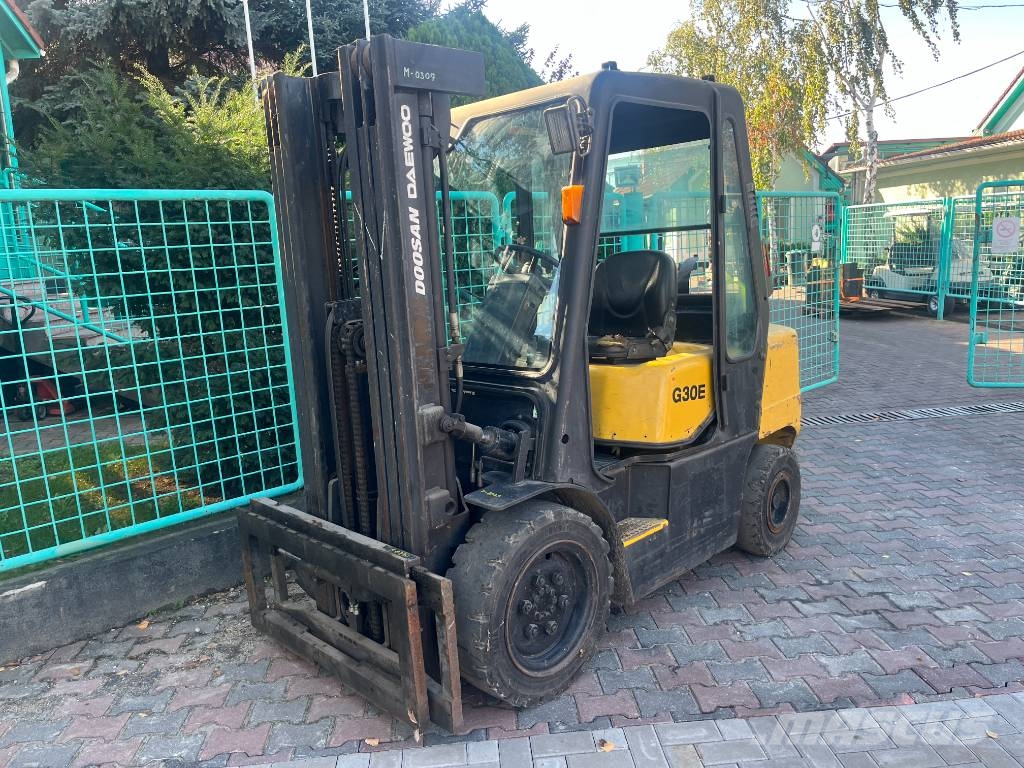 Daewoo G 30 E-3 V-4043 OB شاحنات LPG