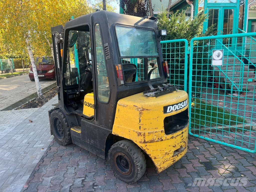 Daewoo G 30 E-3 V-4043 OB شاحنات LPG