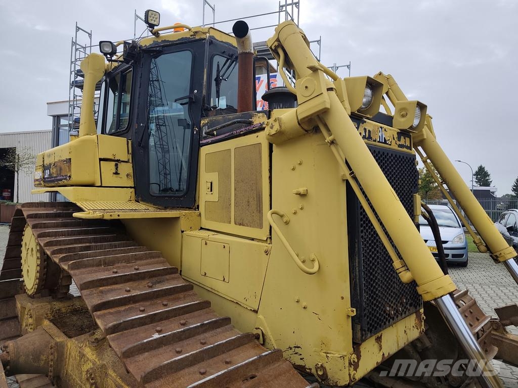 CAT D6H LGP . Buldožerji goseničarji