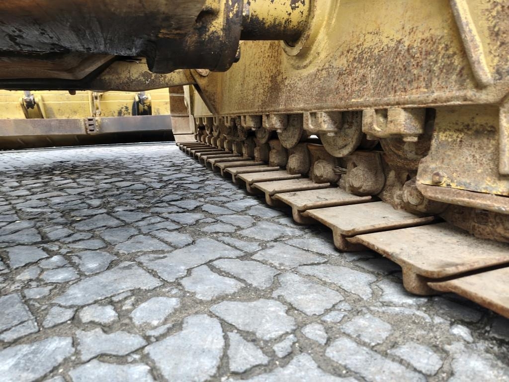 CAT D6H LGP . Buldožerji goseničarji