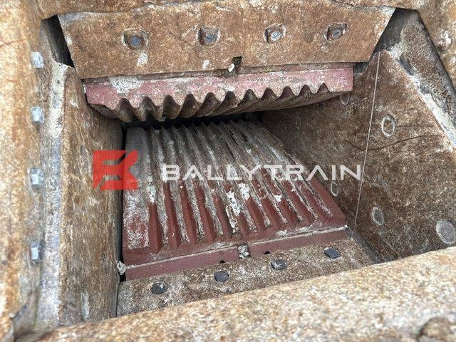 Kue-Ken 75S Hook Lift Jaw Crusher (30×20) Drobilci