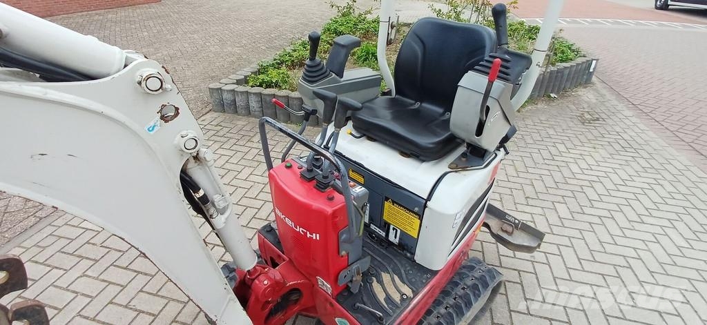 Takeuchi TB210 Mini pelle < 7t