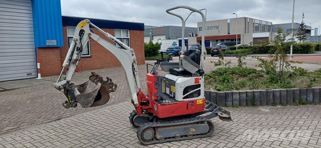 Takeuchi TB210 Mini pelle < 7t