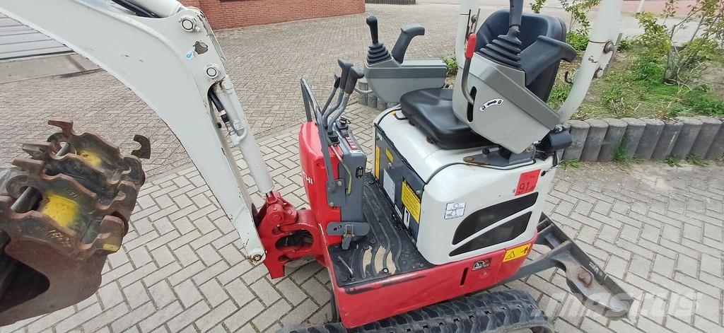 Takeuchi TB210 Mini pelle < 7t