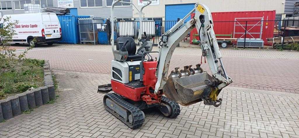 Takeuchi TB210 Mini pelle < 7t