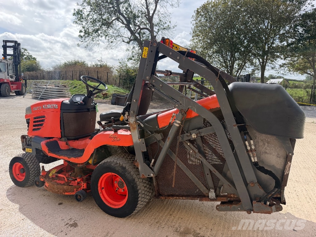 Kubota G 23 ركوب الحشائش
