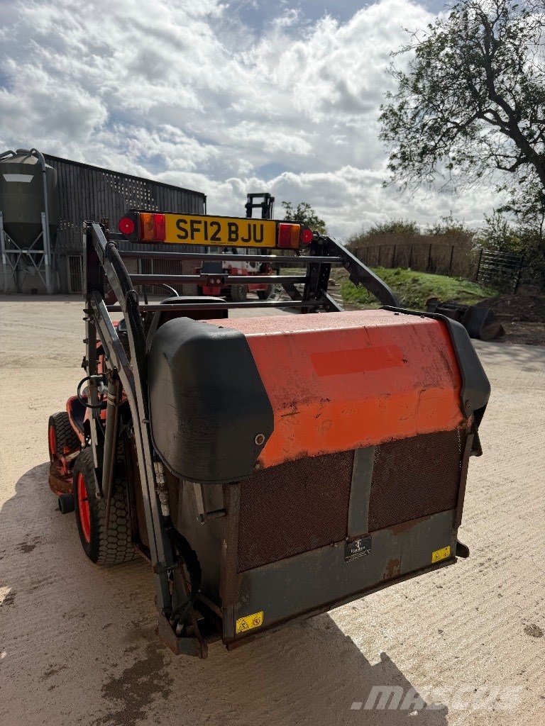 Kubota G 23 ركوب الحشائش