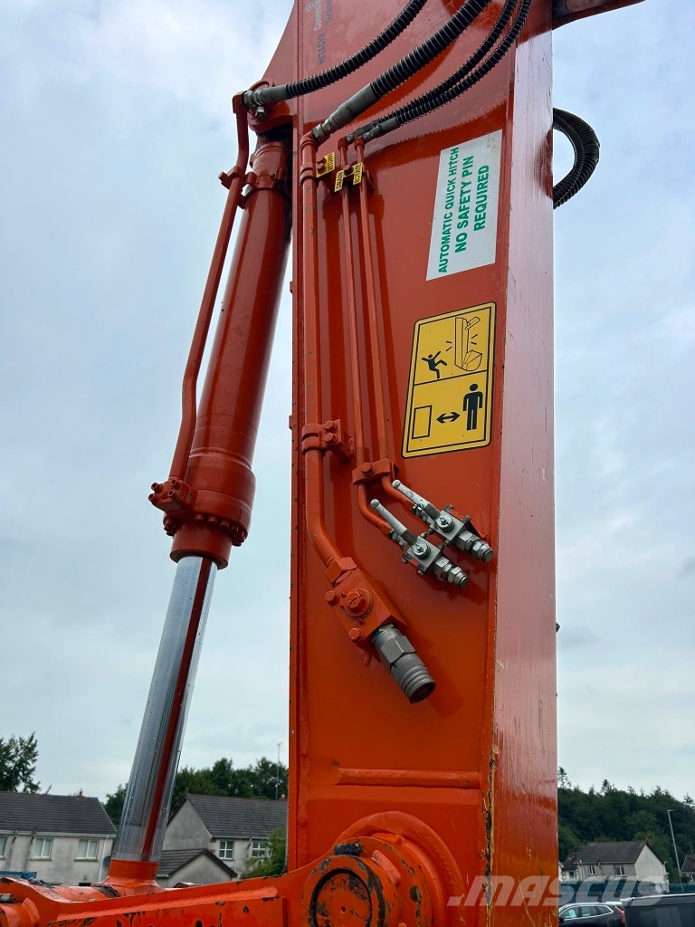 Hitachi ZX300 LC-7 Paletli ekskavatörler