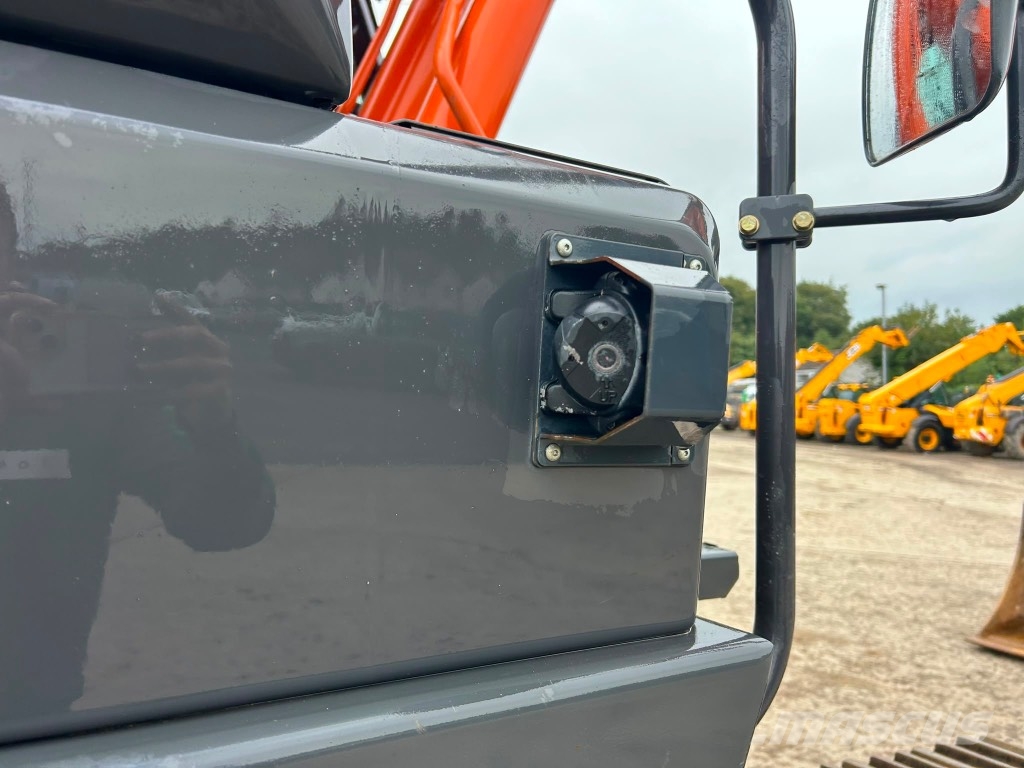 Hitachi ZX300 LC-7 Paletli ekskavatörler