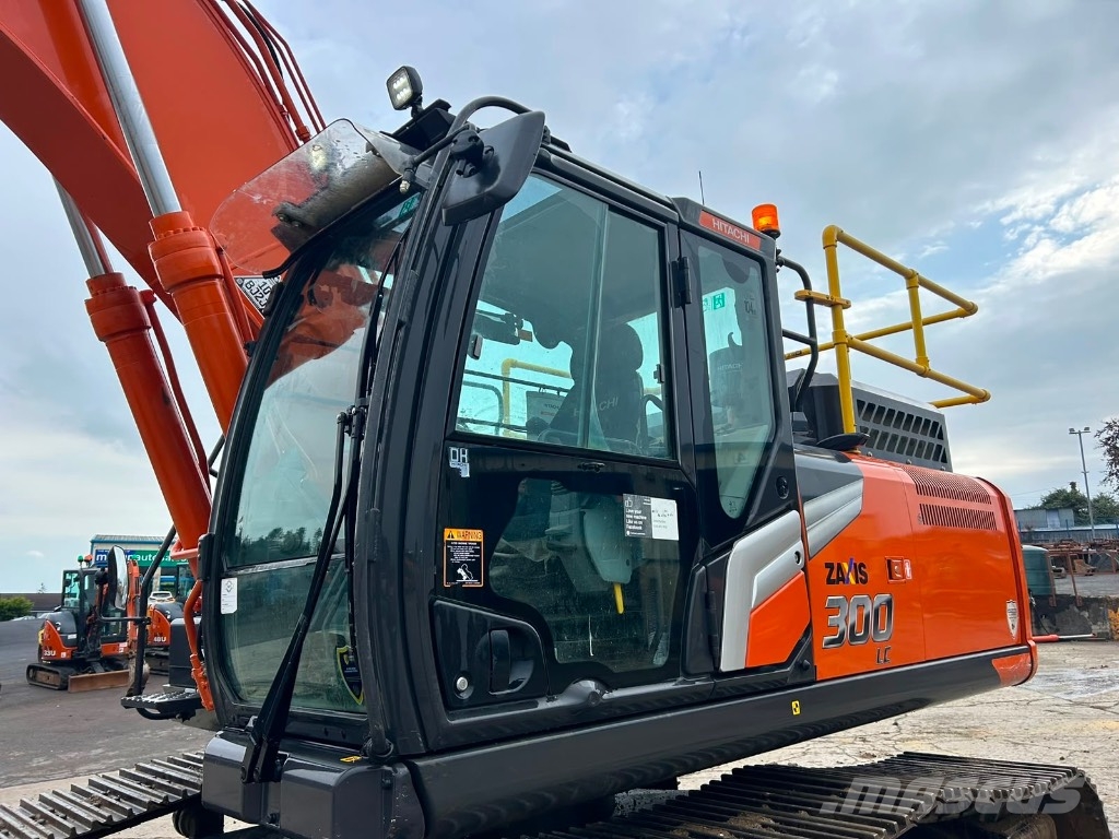 Hitachi ZX300 LC-7 Paletli ekskavatörler