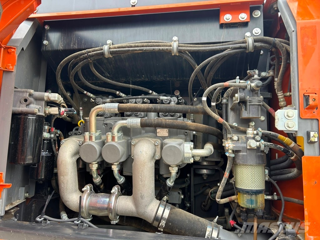 Hitachi ZX300 LC-7 Paletli ekskavatörler