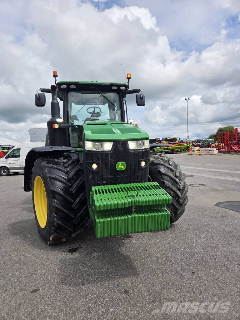 John Deere 8400 R الجرارات