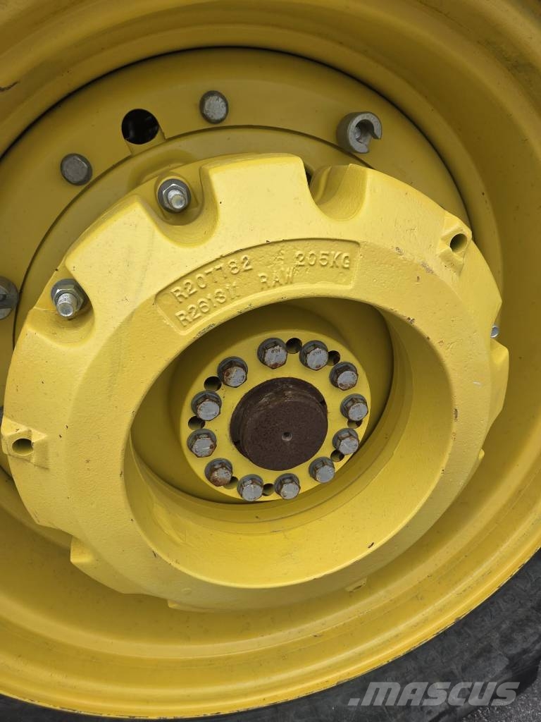 John Deere 8400 R الجرارات