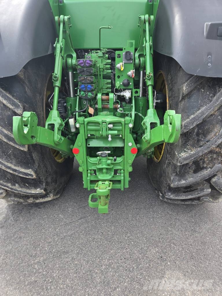 John Deere 8400 R الجرارات