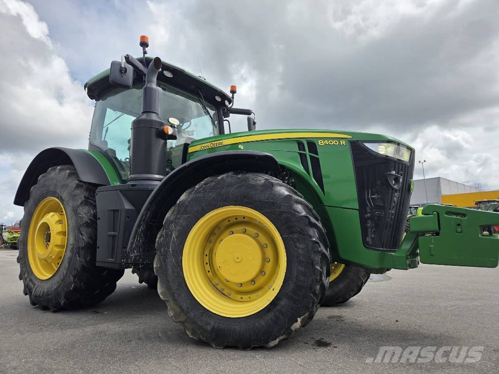 John Deere 8400 R الجرارات
