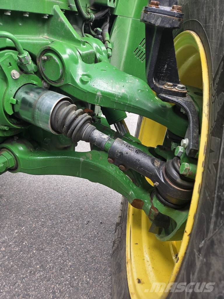 John Deere 8400 R الجرارات