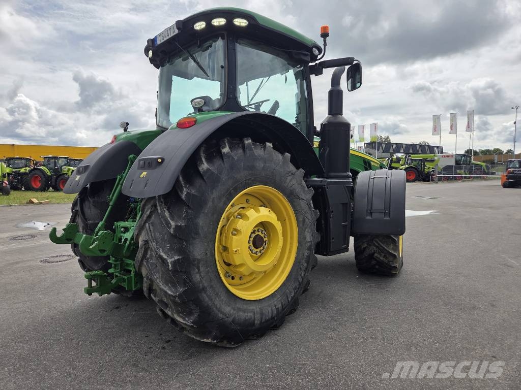 John Deere 8400 R الجرارات
