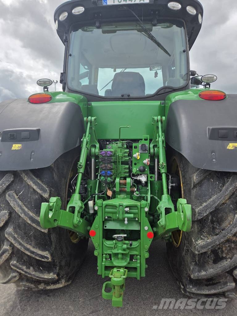 John Deere 8400 R الجرارات