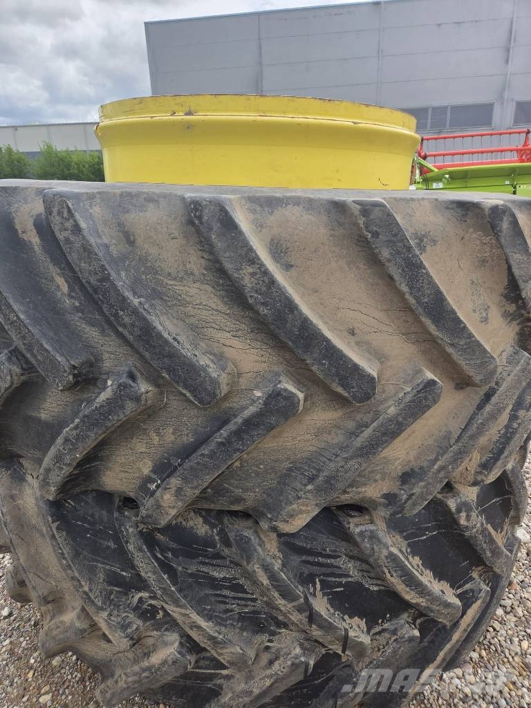 John Deere 8400 R الجرارات