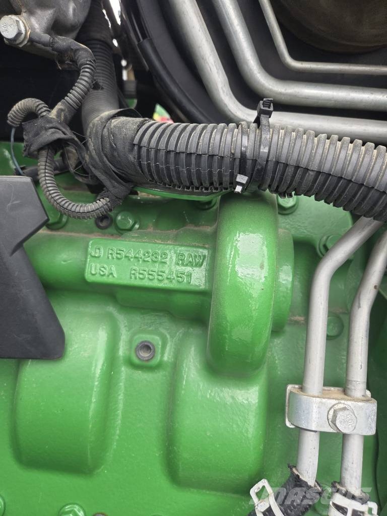 John Deere 8400 R الجرارات