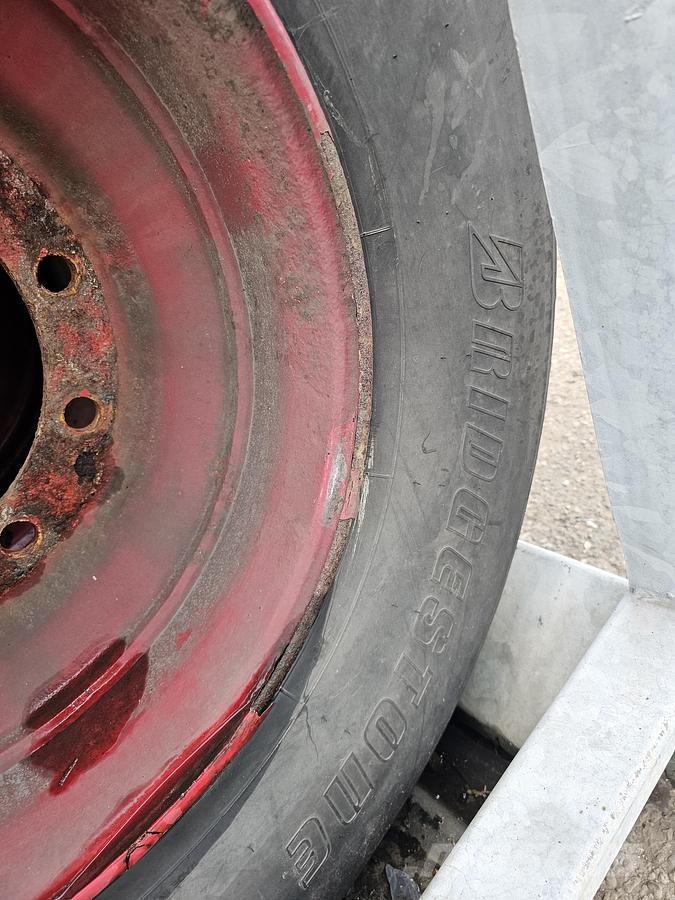 Bridgestone R 164| TRAILER BAND 425/65 R 22.5 |6/4 MM PROFIE M Otros componentes
