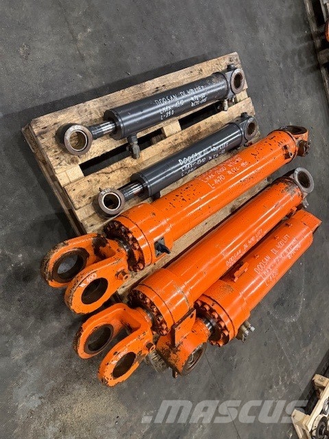 Doosan DL 400 USED HYDRAULIC CYLINDER COMPLET Hydraulique