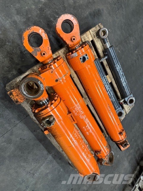 Doosan DL 400 USED HYDRAULIC CYLINDER COMPLET Hydraulique