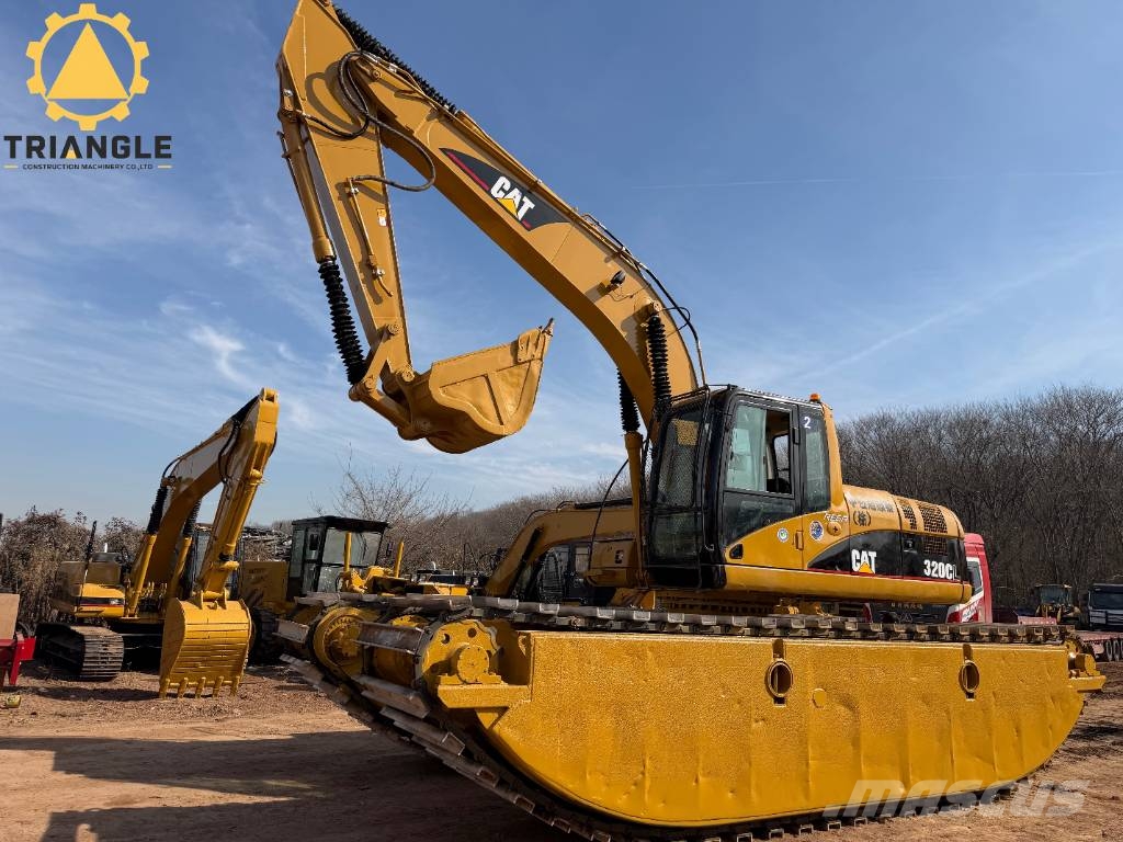 CAT 320 C L 水陆两栖挖掘机